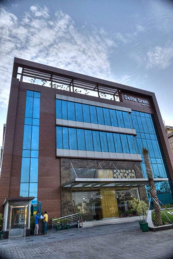 Hotel Delite Grand Faridabad Exterior foto